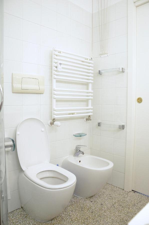 New Renovated Apartment With Balcony Porta Romana Milan Exterior photo