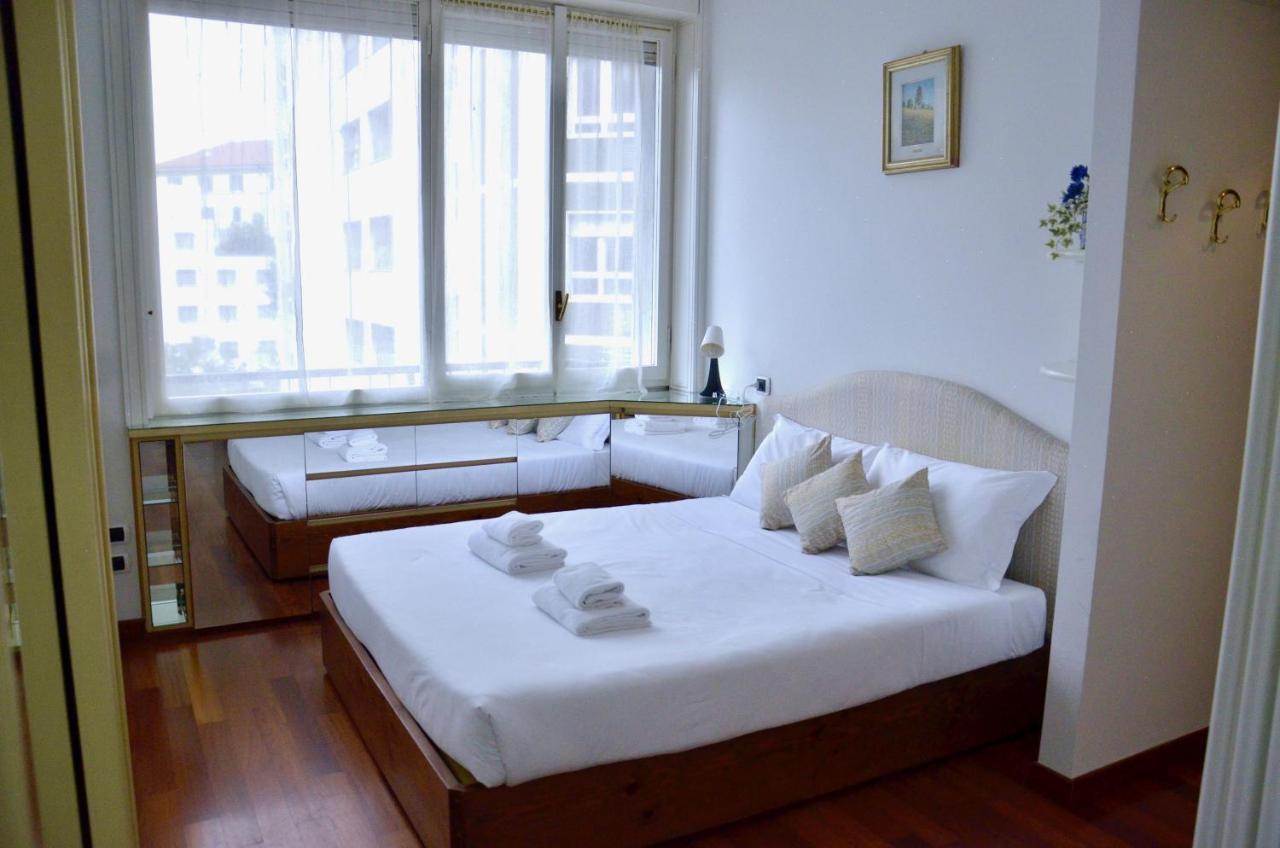 New Renovated Apartment With Balcony Porta Romana Milan Exterior photo